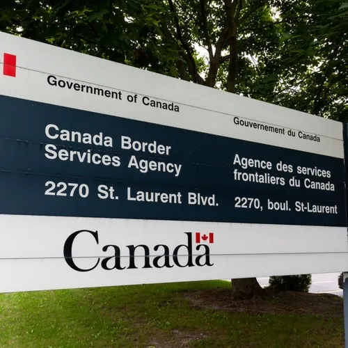 Canadian Border Service sign