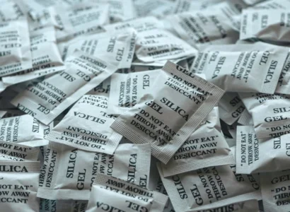silica gel in white paper packaging