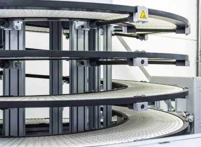 Packaging Machinery Equipment spiral conveyor belt system in factory