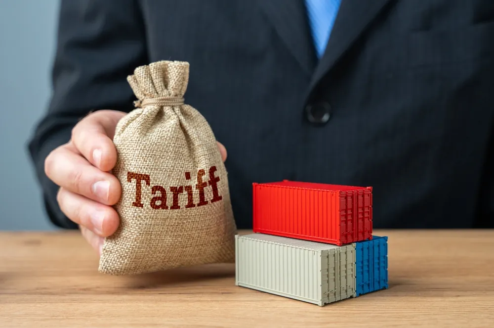 tariff next to containers