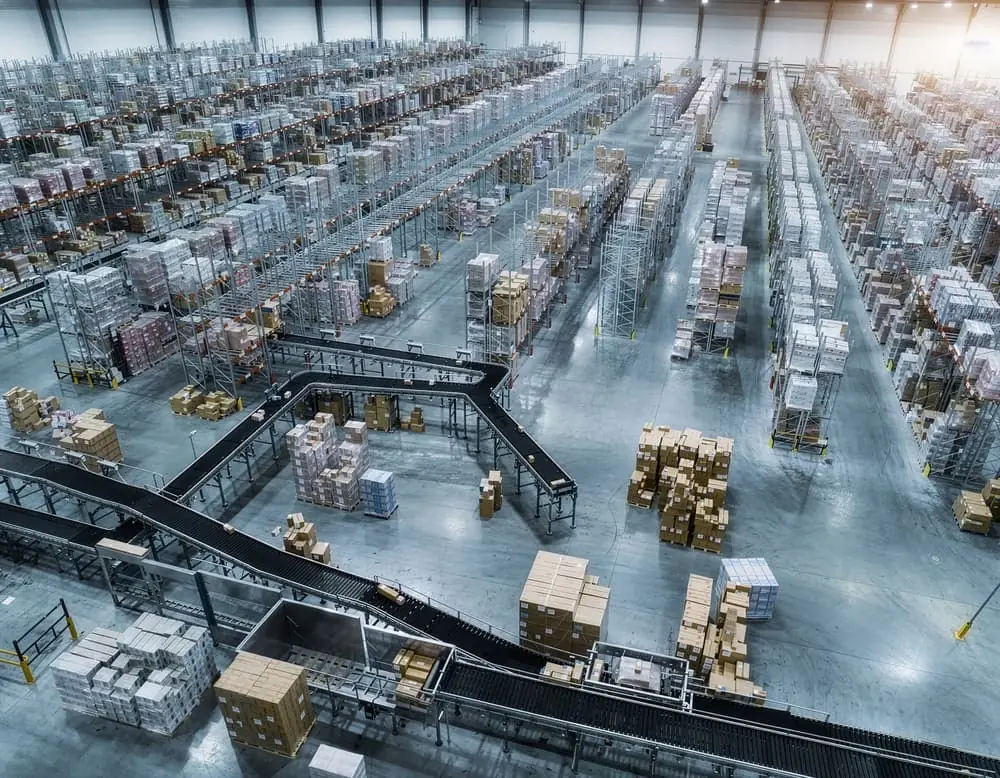 Distribution Centers vs Warehouses view of a eCommerce business distribution center