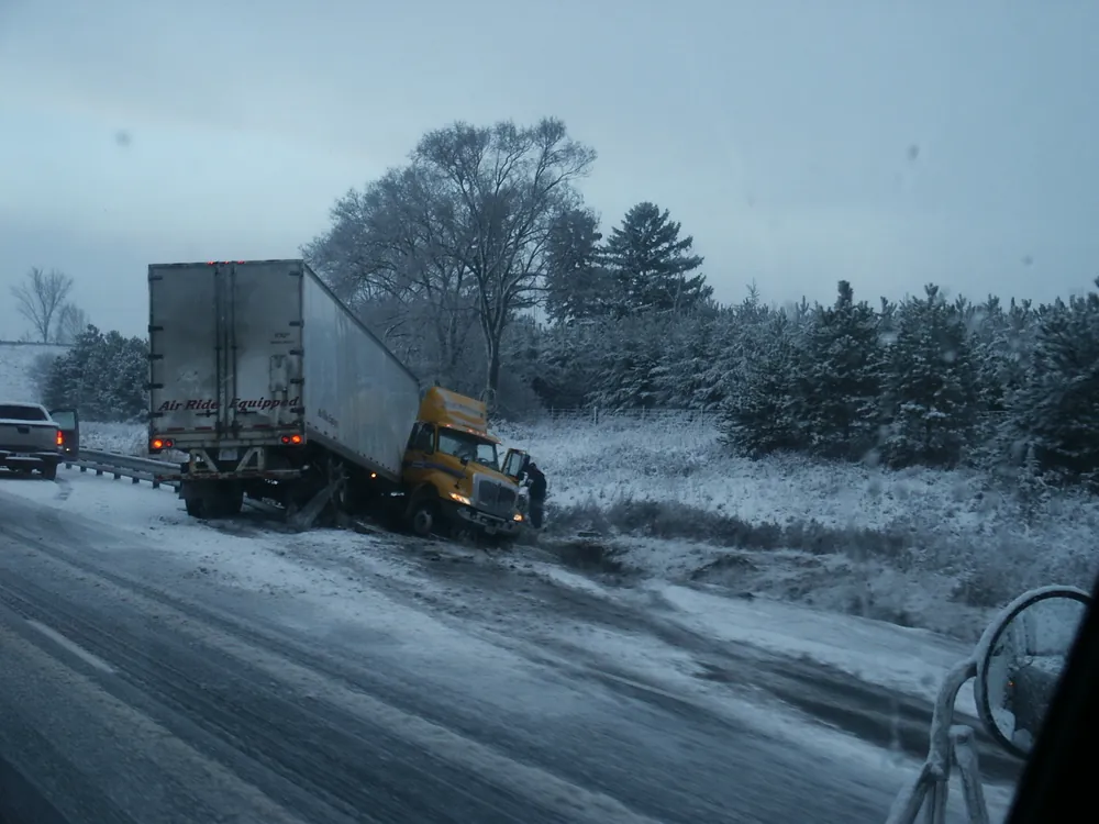 jackknifed semi truck
